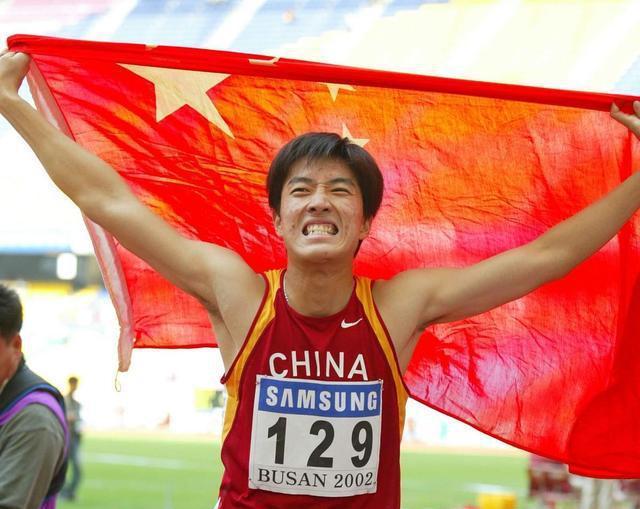 原创刘翔的微博太好笑?从亚洲飞人到搞笑博主,他的痛苦谁知道?