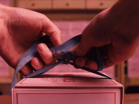 不知道送什么的时候,选择一款"限量版"商品作为礼物,也会是一个不错的