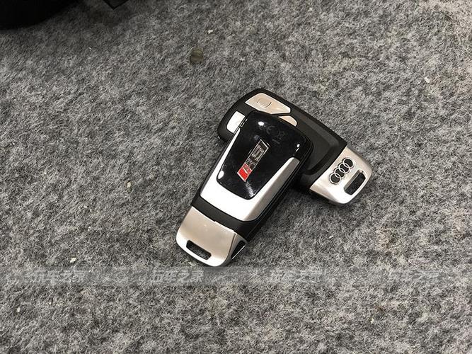 rs直板钥匙 无钥匙进入 自动空调面板 倒车影像改装车型:奥迪q2温馨