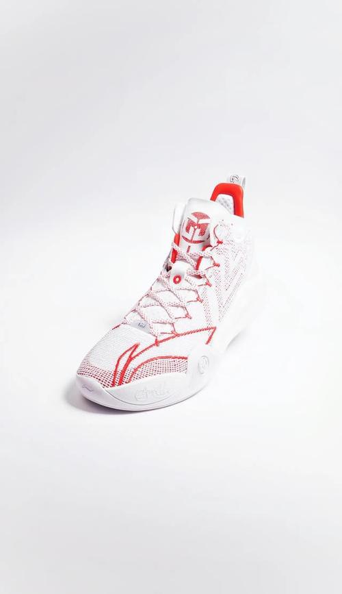 李宁cj一代签名球鞋"白红"配色曝光!颜值相较玫瑰之城