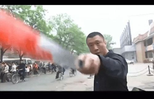 倒霉的西瓜和水果摊主让大哥孙红雷大概砍了几百万刀