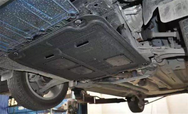 汽车的底盘装甲到底是什么?装这个有用吗?