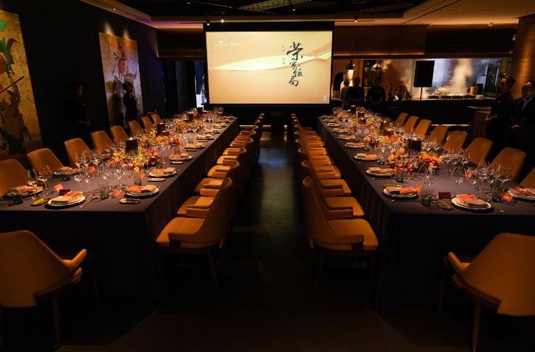 8888元/位的新荣记晚宴 ,吃的是什么?