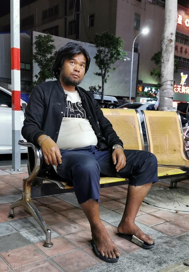 男人可以穷,但不能邋遢,这6种习惯被认为邋遢,看看你有几种