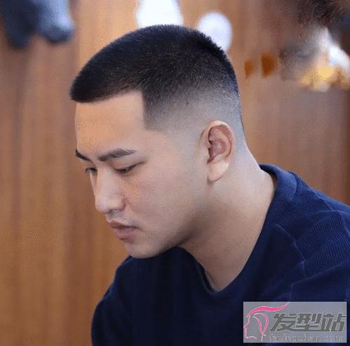 发型站 男生发型 时尚男发   方寸,顾名思义,整体是个方形,只是没有