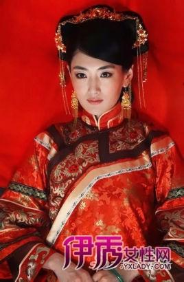 《打狗棍》曝新剧照 女性角色新娘装大pk