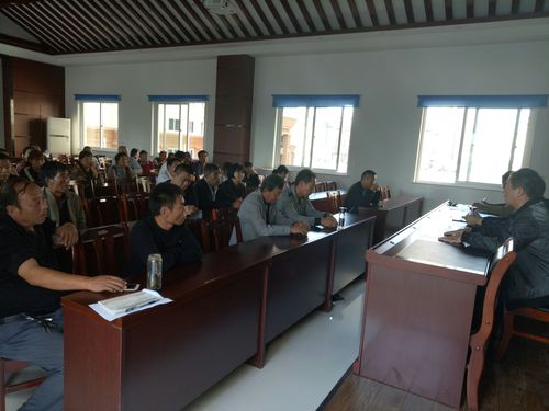 前定龙社区干部日常工作