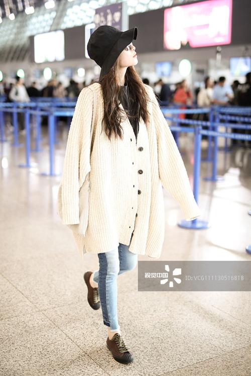 2017秋冬倪妮同款米色单排扣蝙蝠袖针织开衫女中长款宽松毛衣外套