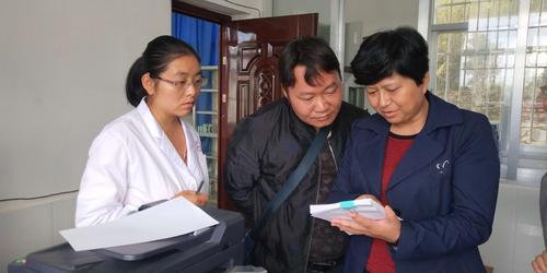 临沧市卫计委张世兰主任到凤庆县督导检查健康扶贫工作