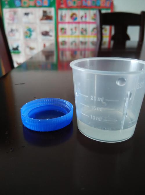 矿泉水的一瓶盖水有多少毫升