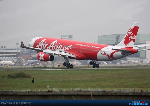 可口可乐般的红!