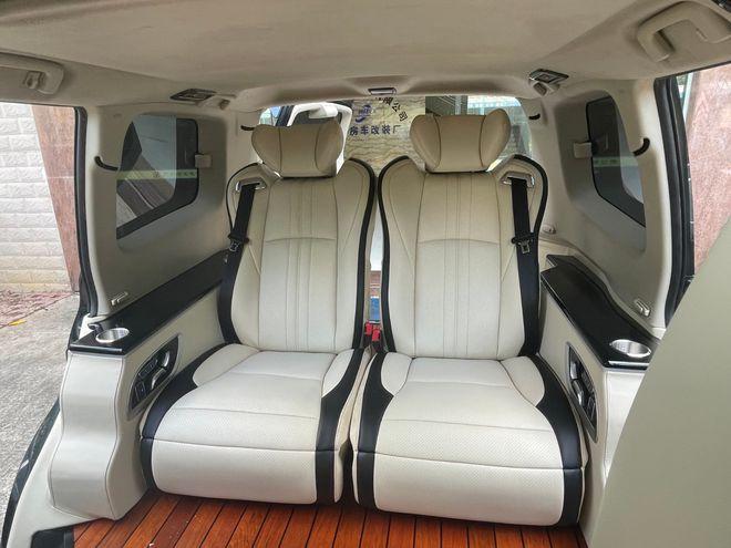 三菱帕杰罗改装航空座椅内饰改装