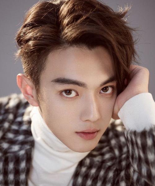 许凯前女友大金预告将重新回应家暴事件,网友期待大瓜