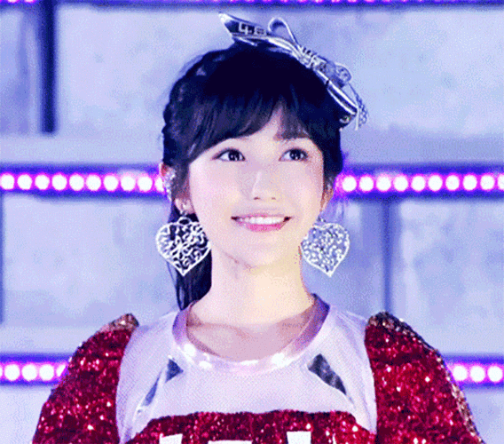 渡边麻友毕业演唱会:虚幻而完整的梦境