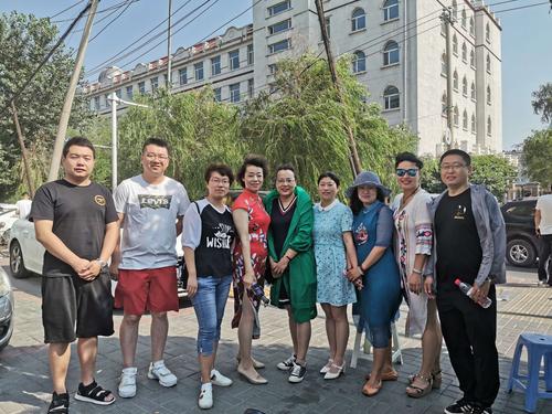 红红火火送生中考 殷殷切切恩师护航 ————四平三中九年级教师送考