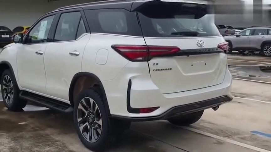 2021款全新丰田奔跑者近距离了解配置