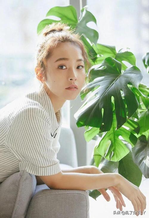 张佳宁轻甜少女写真图片