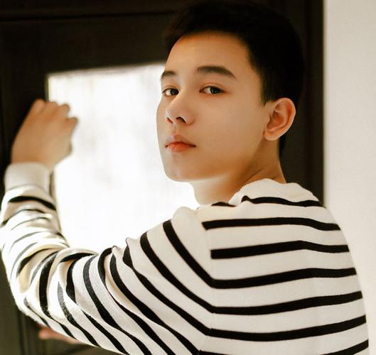 扮演者胡先煦个人资料帅气照起底