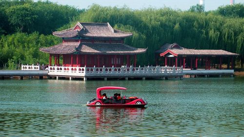 位于昌乐城区西部,南部,依托于绕城而过的小丹河而建,是国家aaa级旅游