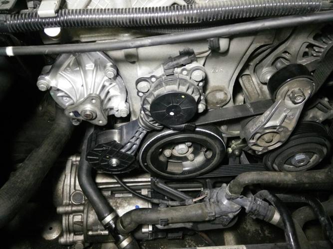 请问宝马116i外部皮带怎么安装的,情况紧急,请有经验的指导下