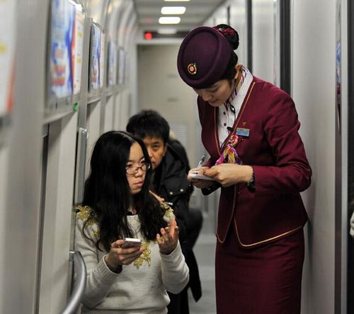 却被列车乘务员要求补全票