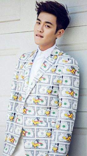人气男星张若昀帅气图片合集