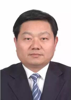 蔡中堂,男,1964年2月生,汉族,江苏丰县人,1983年8月参加工作,1985年12