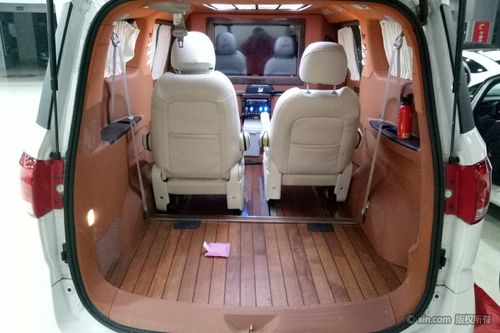 上汽大通g10后备箱