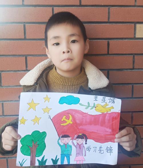 瓶窑一小102阳光小队"从小学先锋 长大做先锋 "的实践