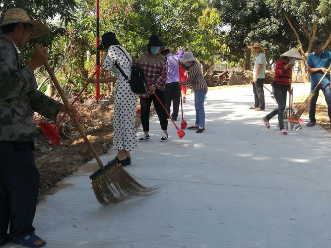 佳头村开展"四爱"活动,喜迎五一国际劳动节