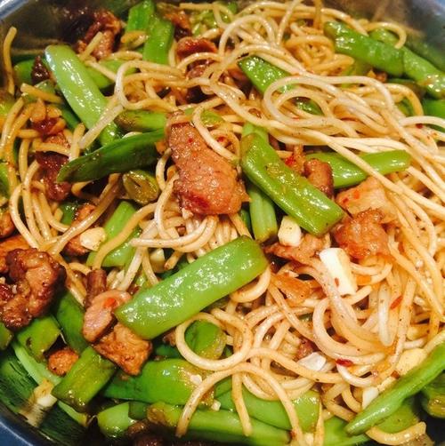 鹅肉豆角焖面