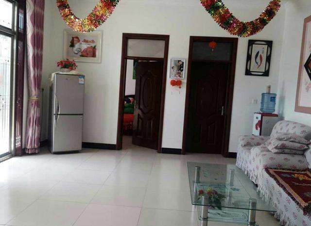 朋友圈晒晒婆家的农村自建房,没想到个个都问:床为啥放客厅?