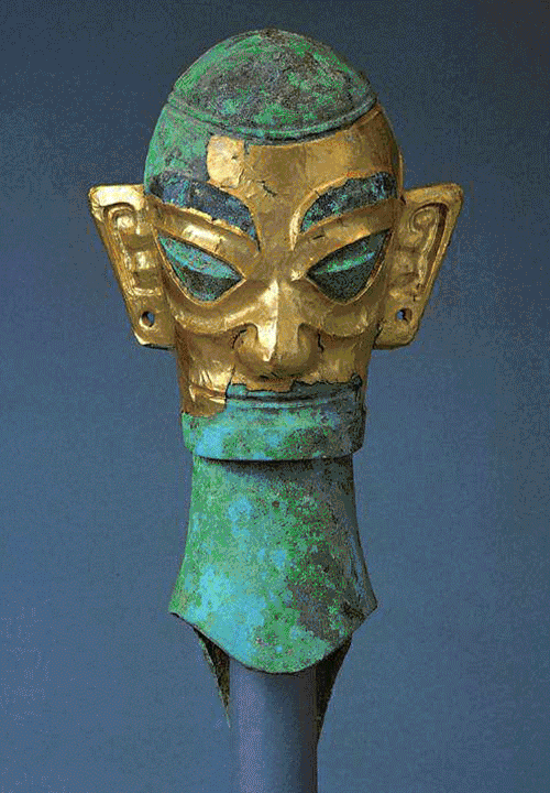 1986年的夏天 考古学家在三星堆发掘了两个土坑出土了许多神奇的文物