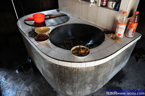 农村厨师烧菜需不需要翻锅啊?