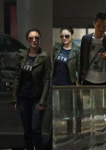 路人镜头下的李小冉还是很美的,穿的衣服挺朴素,颜值