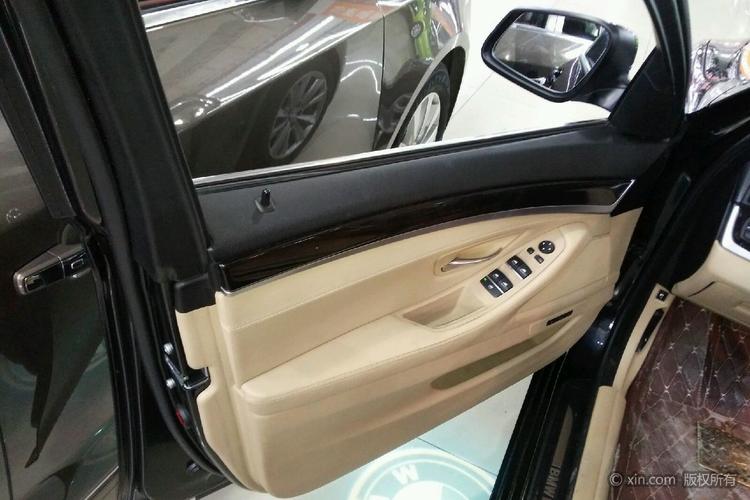 宝马5系左前门板