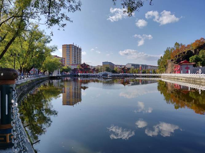 南岔风光最美不过月牙湖