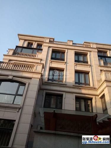 中昊檀宫联排别墅327平新空房588万双车位税少