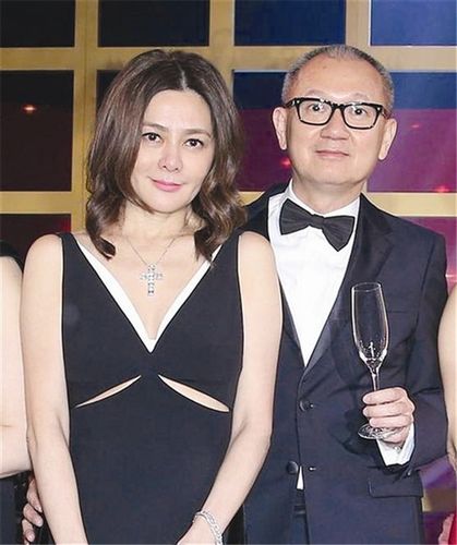 54岁关之琳嫌自己老了不想拍电影,真人秀吃不好睡不好显老!