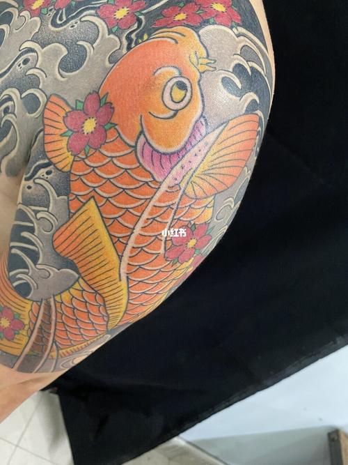 半甲鲤鱼_鲤鱼_纹身_美妆_彩妆
