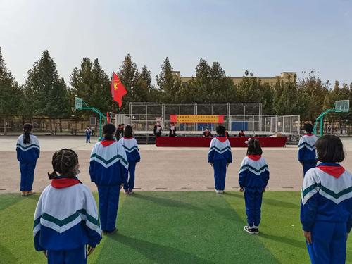 麦盖提县第二小学纪念少先队建队71周年暨少代会"争做
