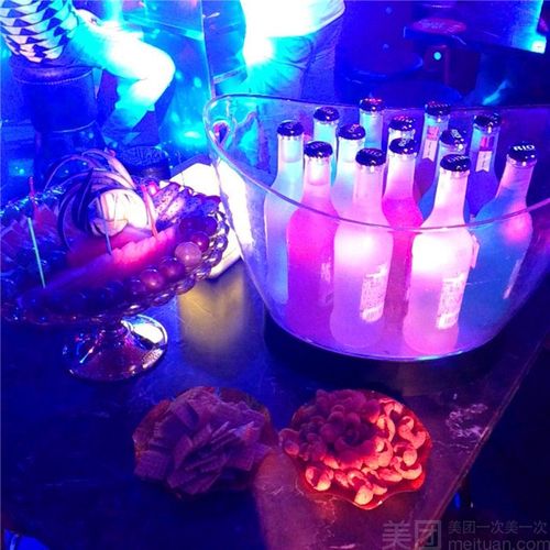 鼎鼎红酒吧