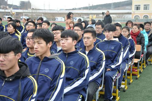 百日奋战,强势超越——旅顺口区第三高级中学2019届高三百日誓师大会
