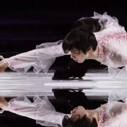 花滑王子羽生结弦恋爱了陪伴了20年的真爱是