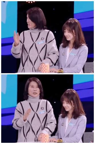 董明珠紧紧握住王冰冰的手,网友磕糖不断还索文,我却看出了玄机