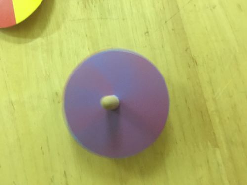 小班实验课之旋转陀螺--光与色