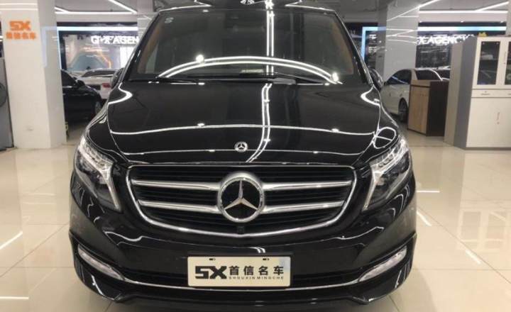 奔驰v级 2.0t 尊贵加长版 黑色 手自一体