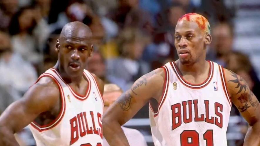 原创球迷:罗德曼很厉害,带着乔丹三连冠!那他怎么带不动活塞呢?