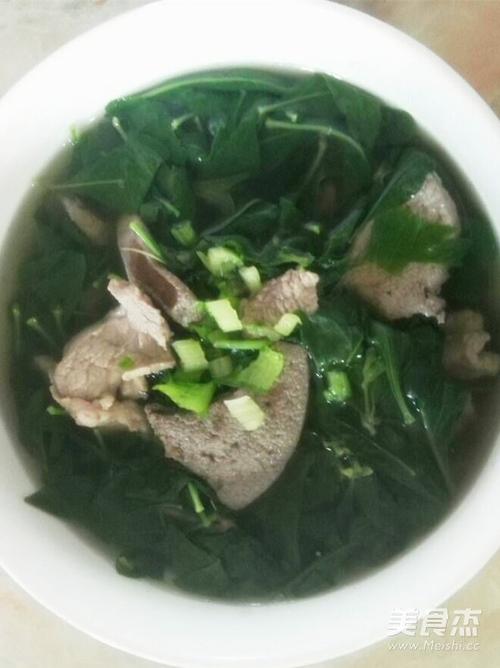 枸杞叶猪肝瘦肉汤