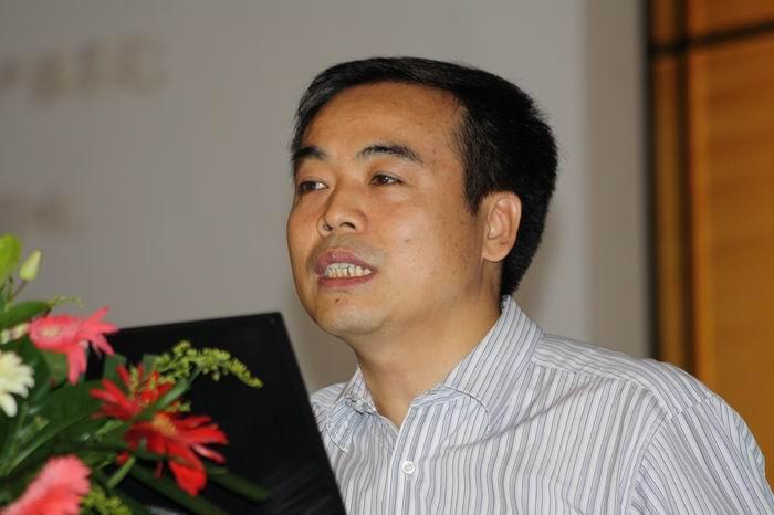 李新华
